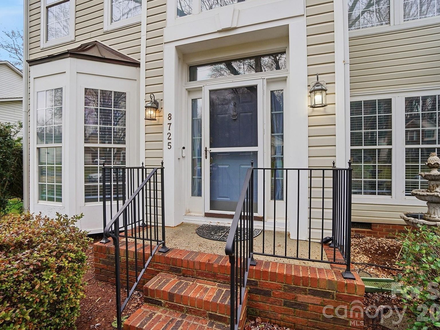 8725 Londonshire Dr Charlotte, NC 28216 - Thumbnail 5