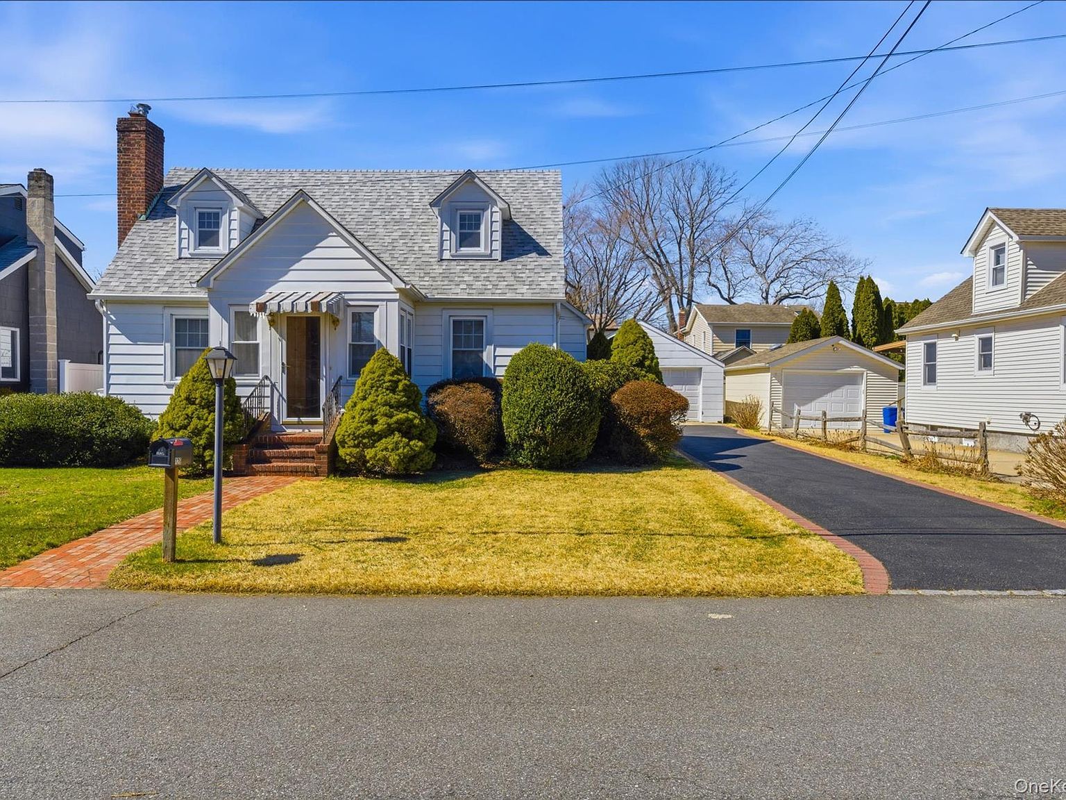 126 Grant St Centerport, NY 11721 - Thumbnail 5