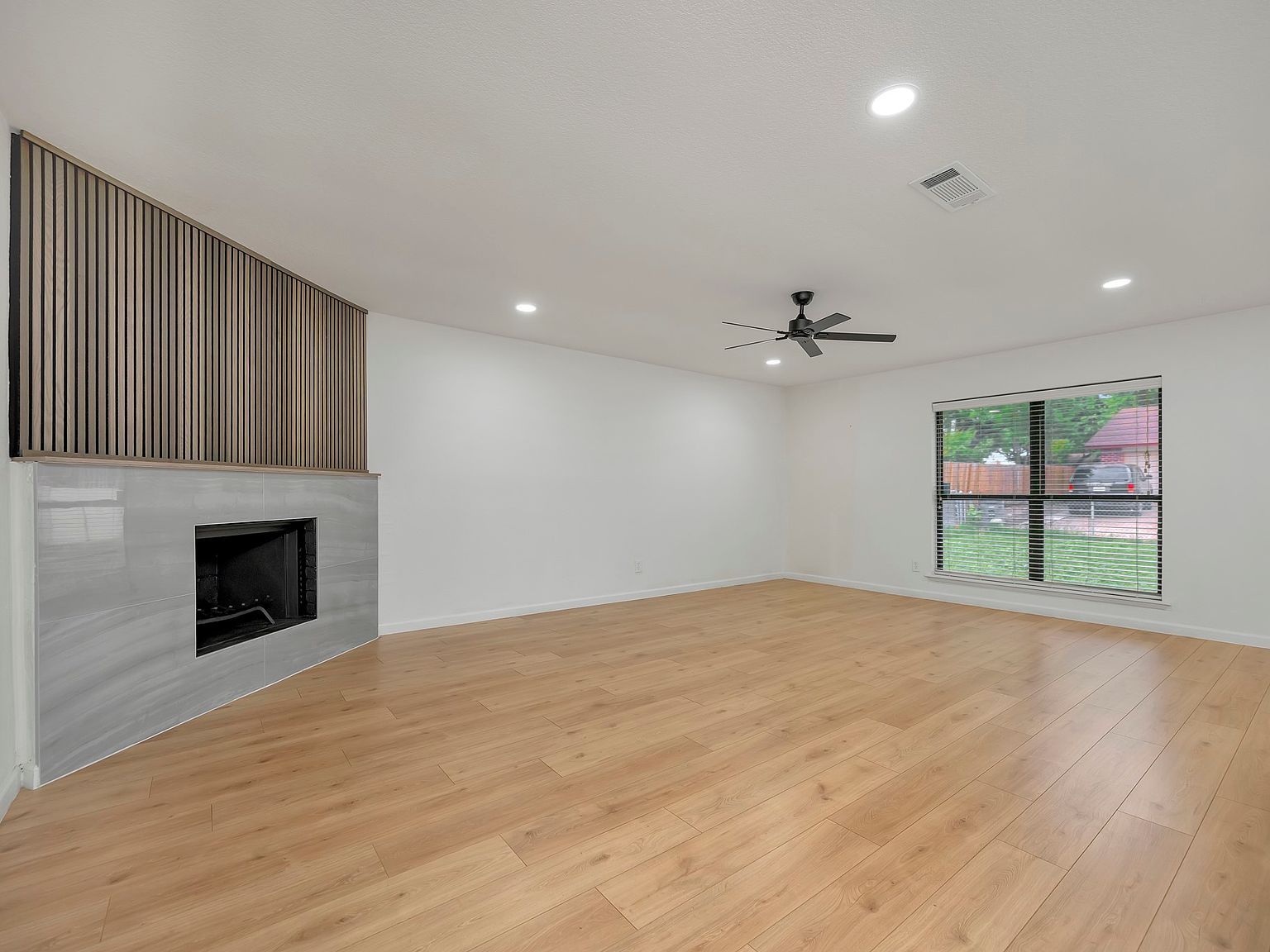 9415 Timberbluff Rd Dallas, TX 75249 - Thumbnail 5