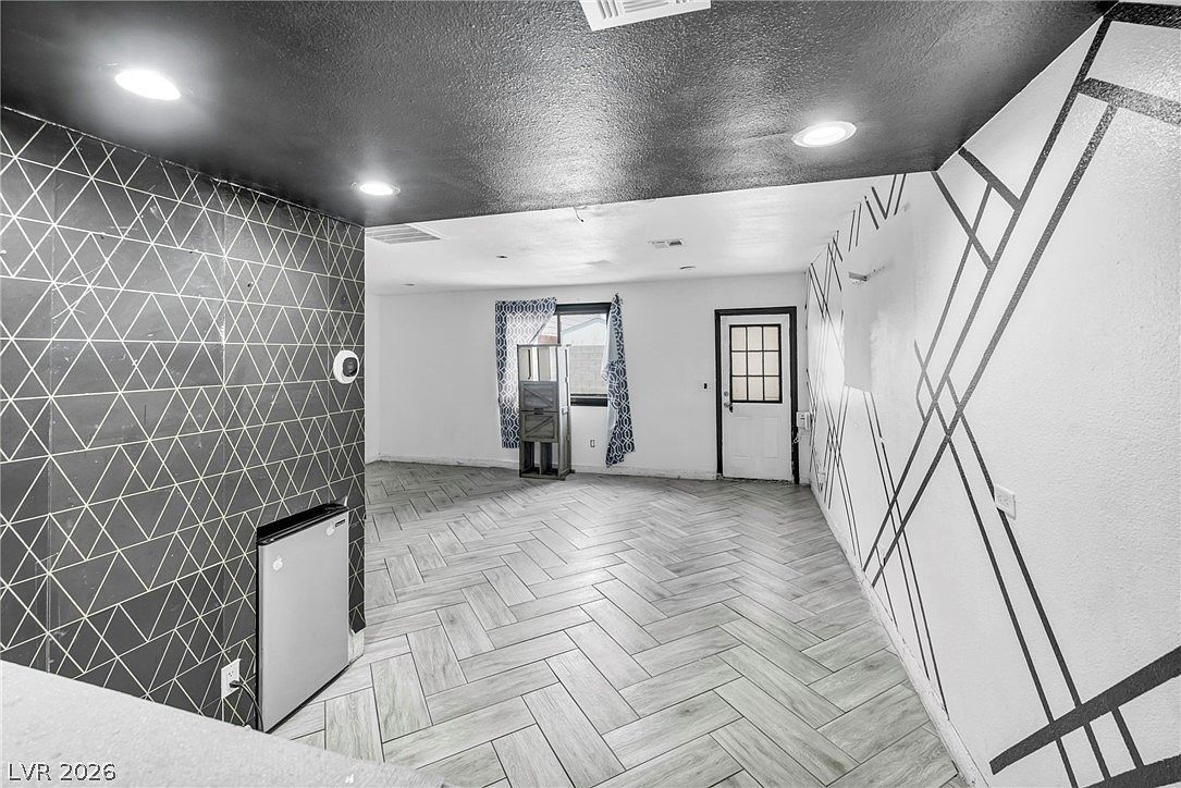 6116 Edgewood Cir Las Vegas, NV 89107 - Thumbnail 5