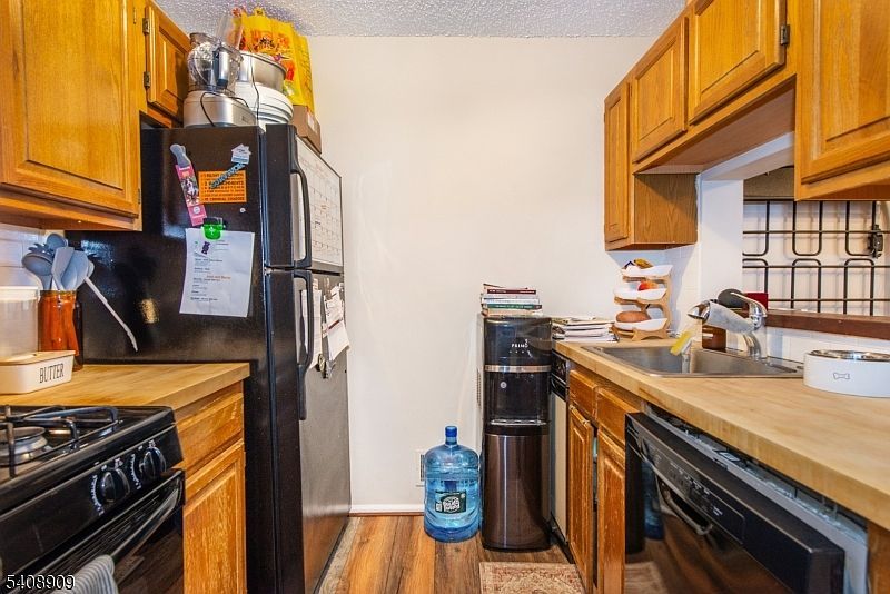 1206 Sycamore Ln Mahwah, NJ 07430 - Thumbnail 5