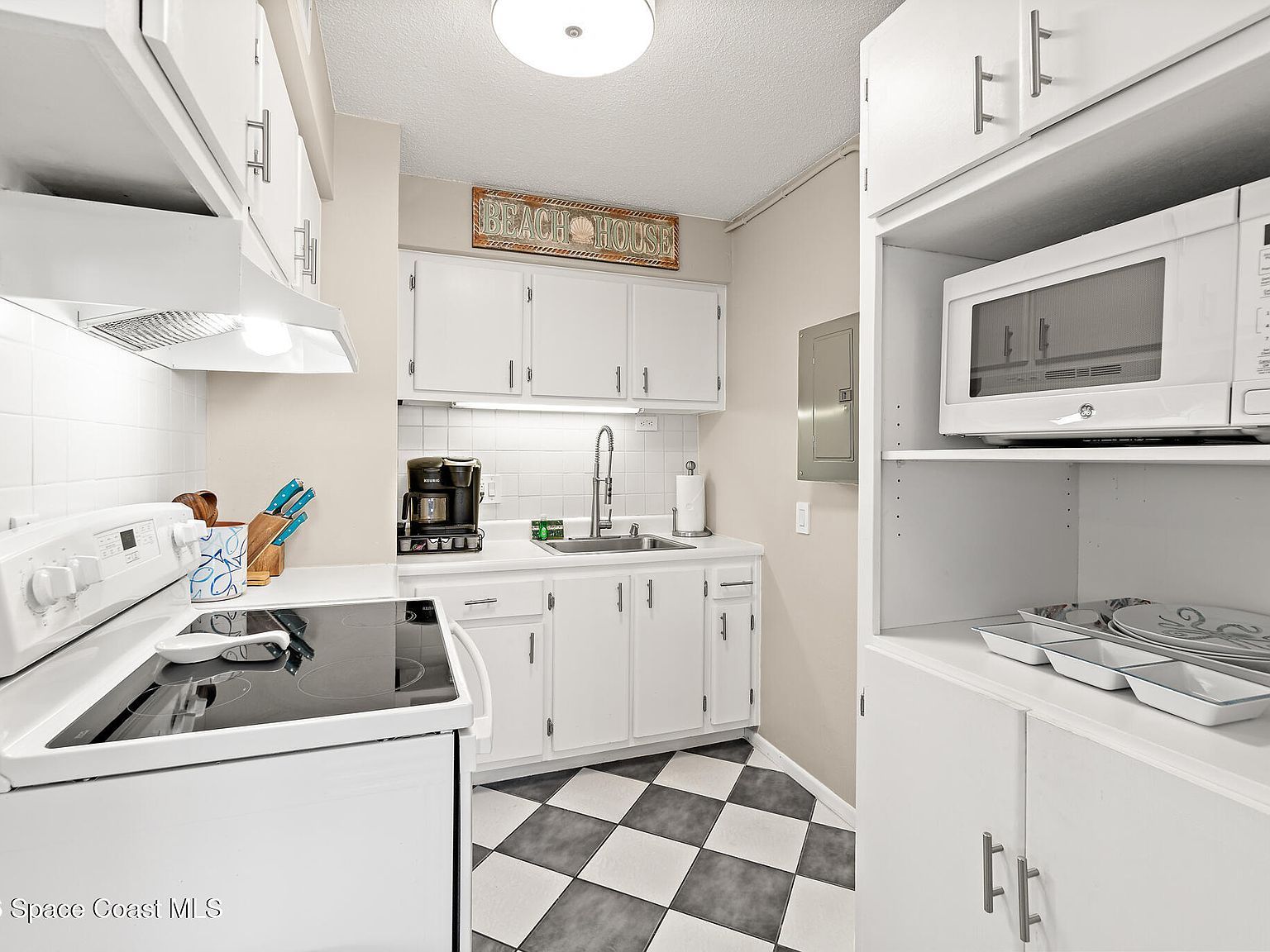 425 Tyler Ave APT 4B Cape Canaveral, FL 32920 - Thumbnail 5