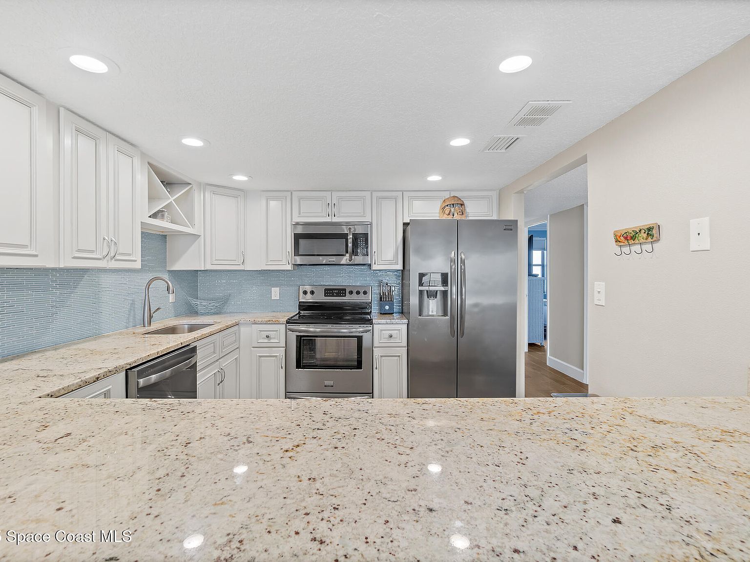 545 Garfield Ave APT 402 Cocoa Beach, FL 32931 - Thumbnail 5