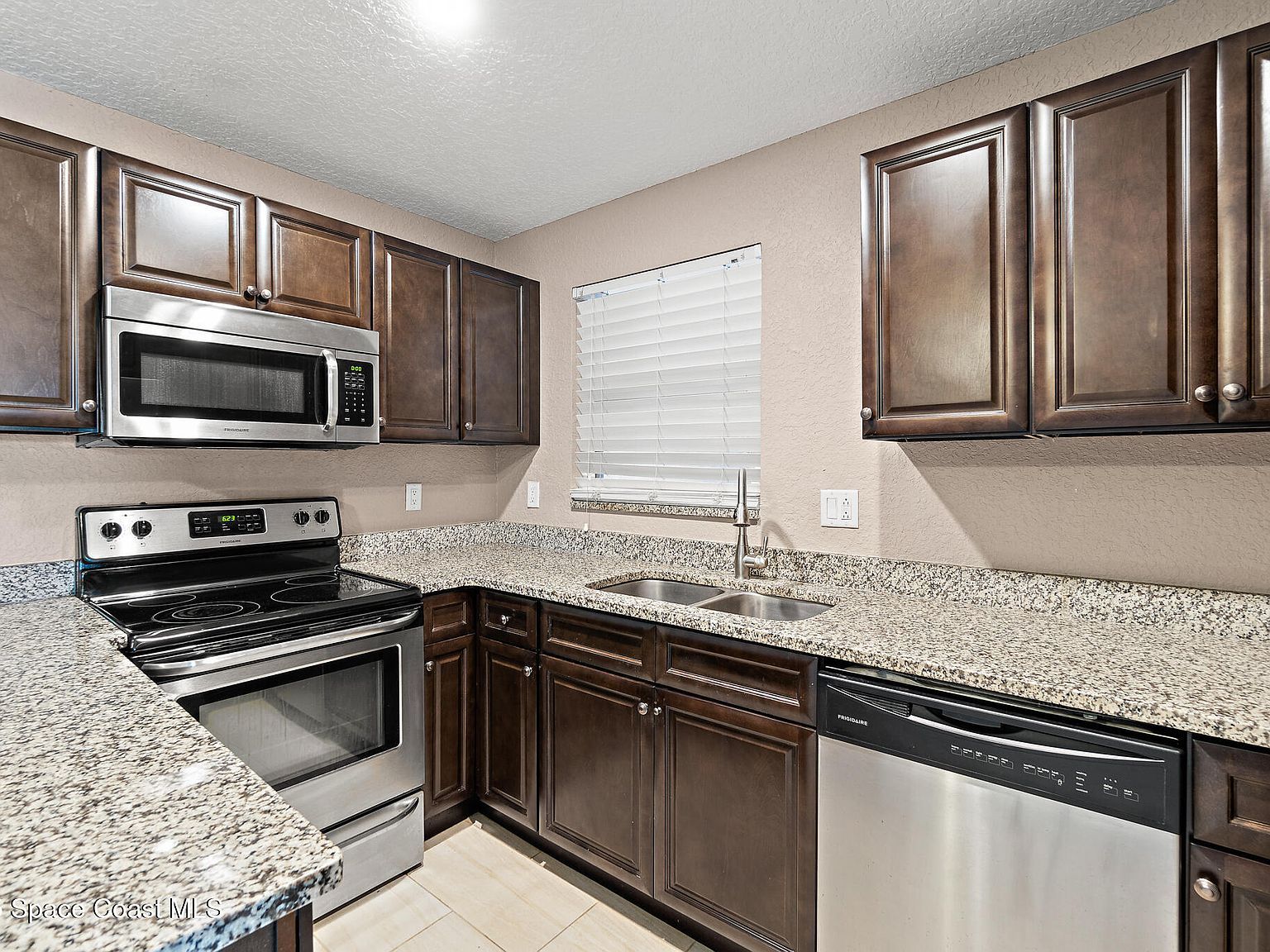 401 Monroe Ave APT B201 Cape Canaveral, FL 32920 - Thumbnail 5