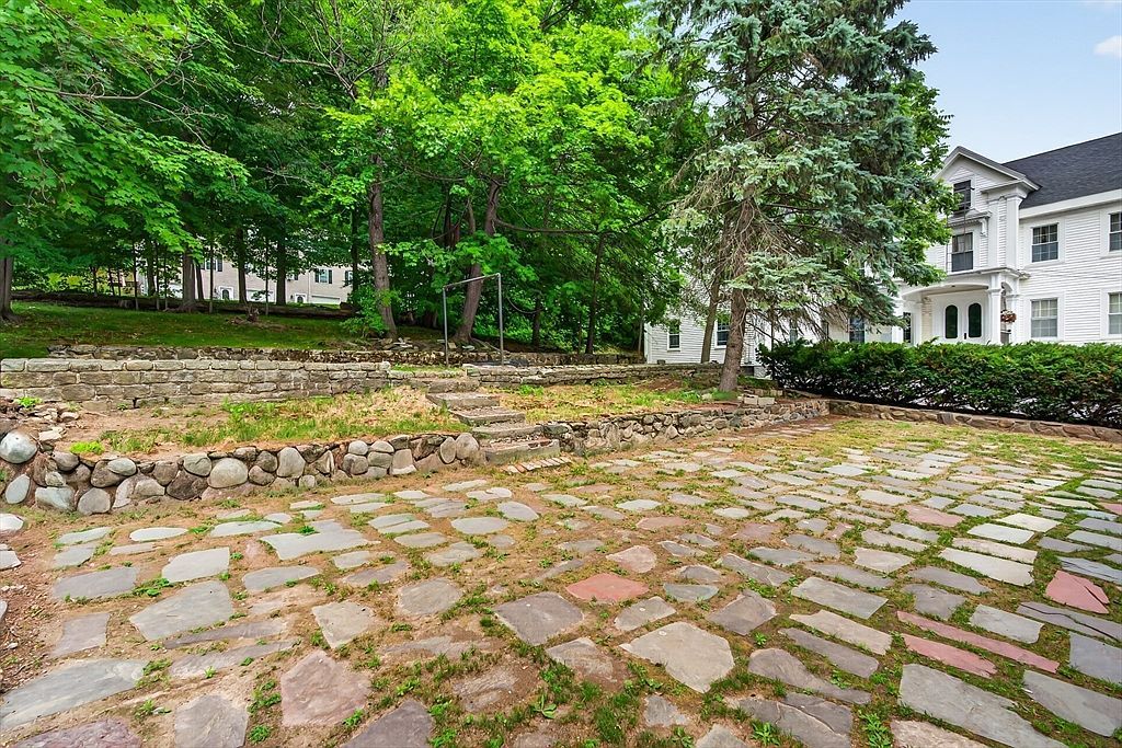 118 Blossom St Fitchburg, MA 01420 - Thumbnail 5