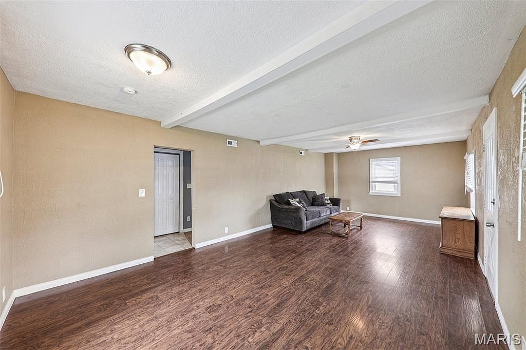 108 E Kentucky St Trenton, IL 62293 - Thumbnail 5