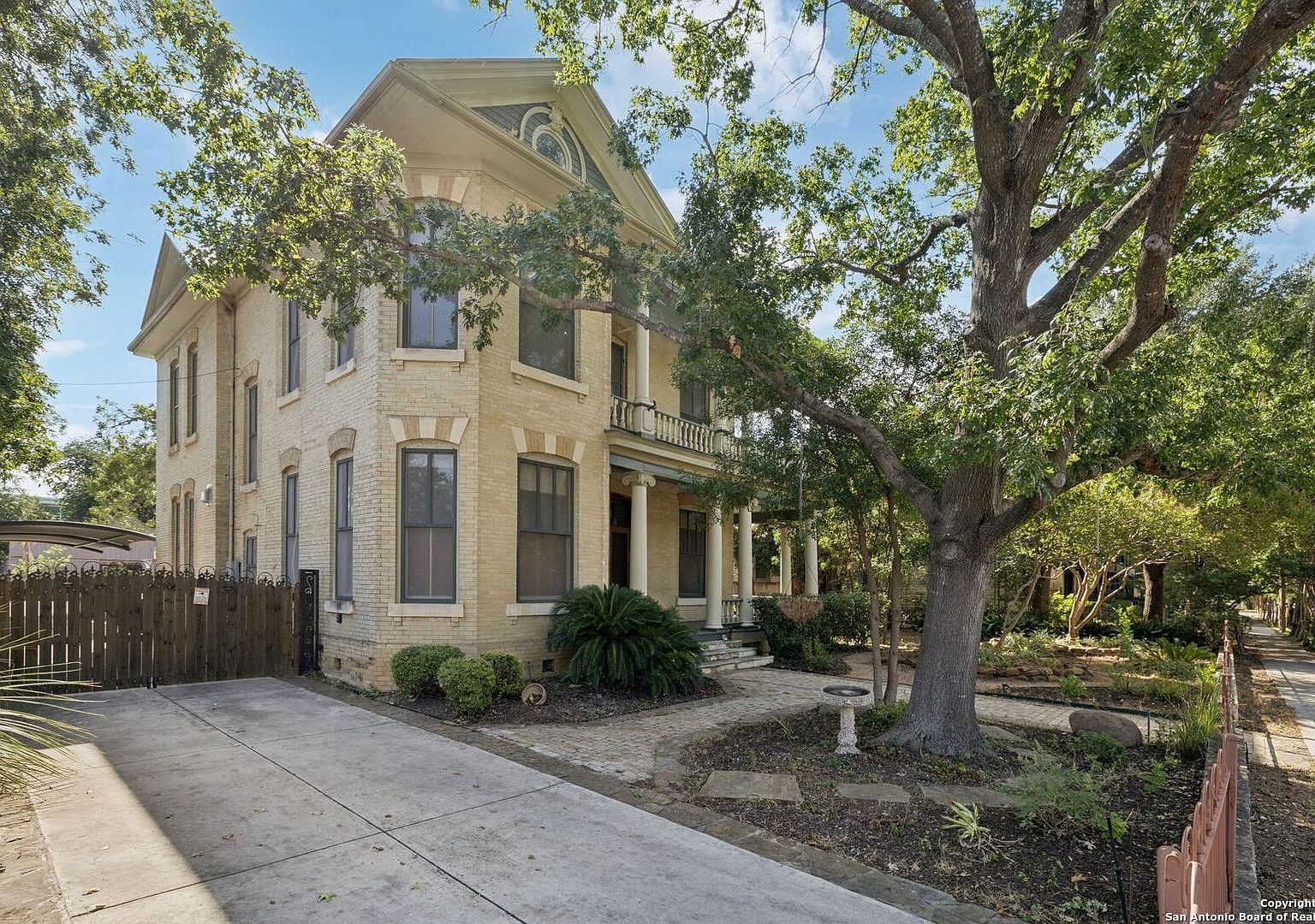 134 Cedar St San Antonio, TX 78210 - Thumbnail 5