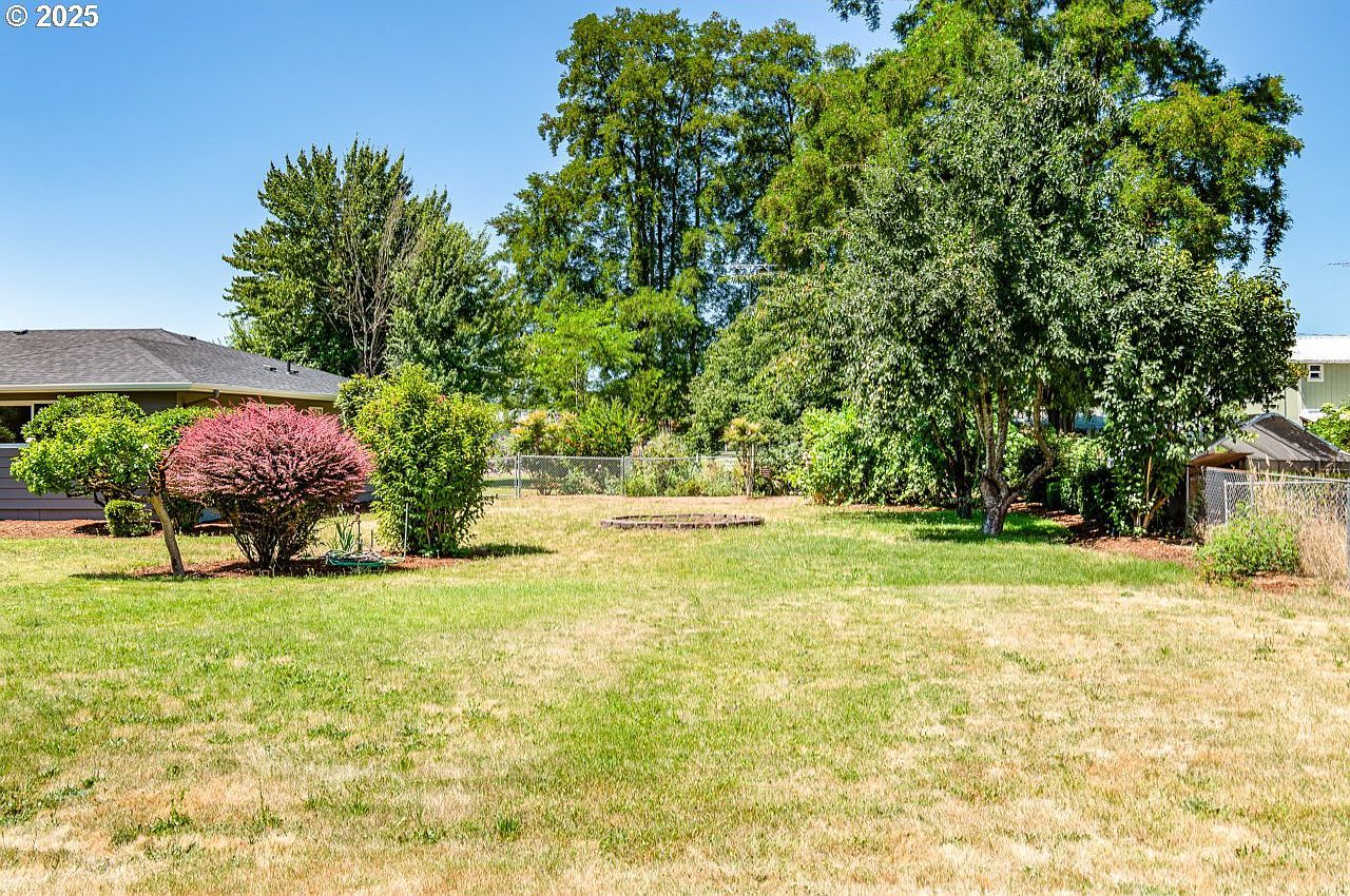 36162 Railroad St Crabtree, OR 97335 - Thumbnail 5