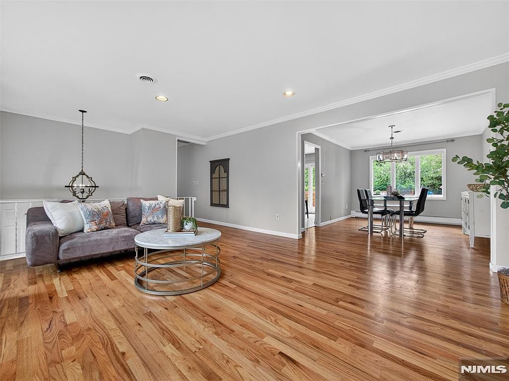 307 E Crescent Ave Ramsey, NJ 07446 - Thumbnail 5