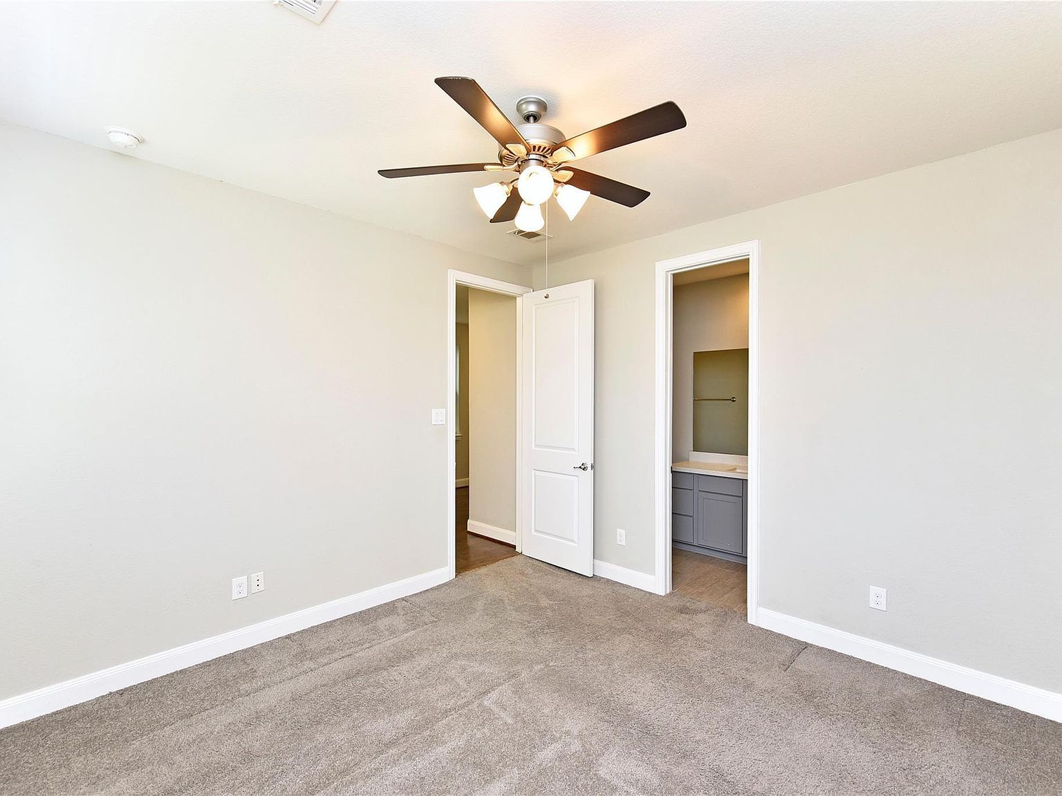 5502 Camaguey St Houston, TX 77023 - Thumbnail 5