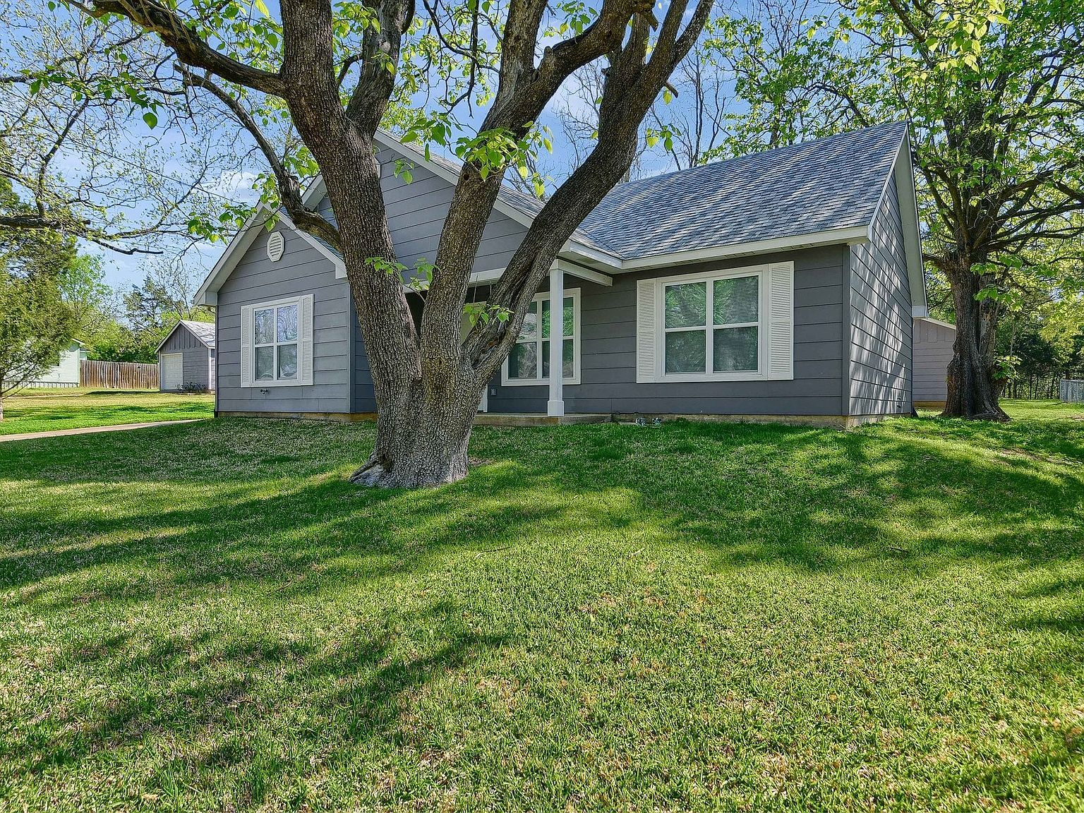 1830 Clark Dr Denison, TX 75020 - Thumbnail 5