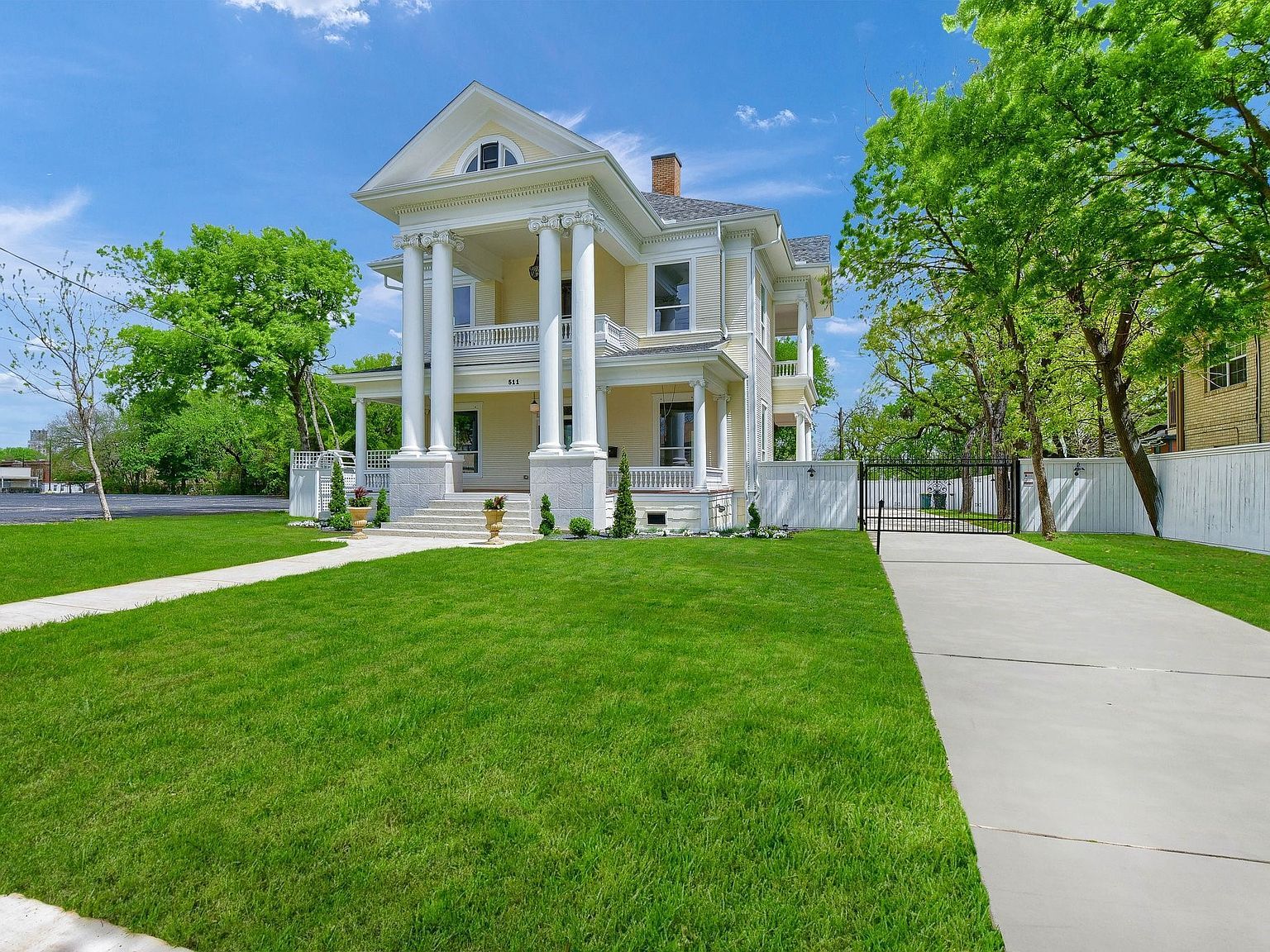 511 S Travis St Sherman, TX 75090 - Thumbnail 5