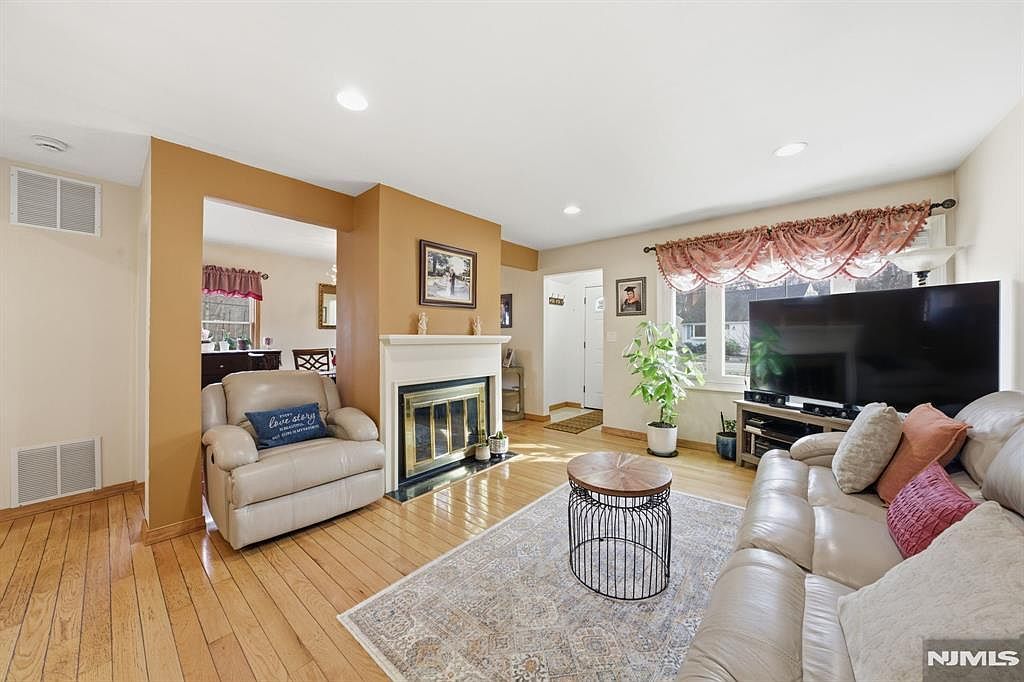 50 Skyline Lake Dr Ringwood, NJ 07456 - Thumbnail 5