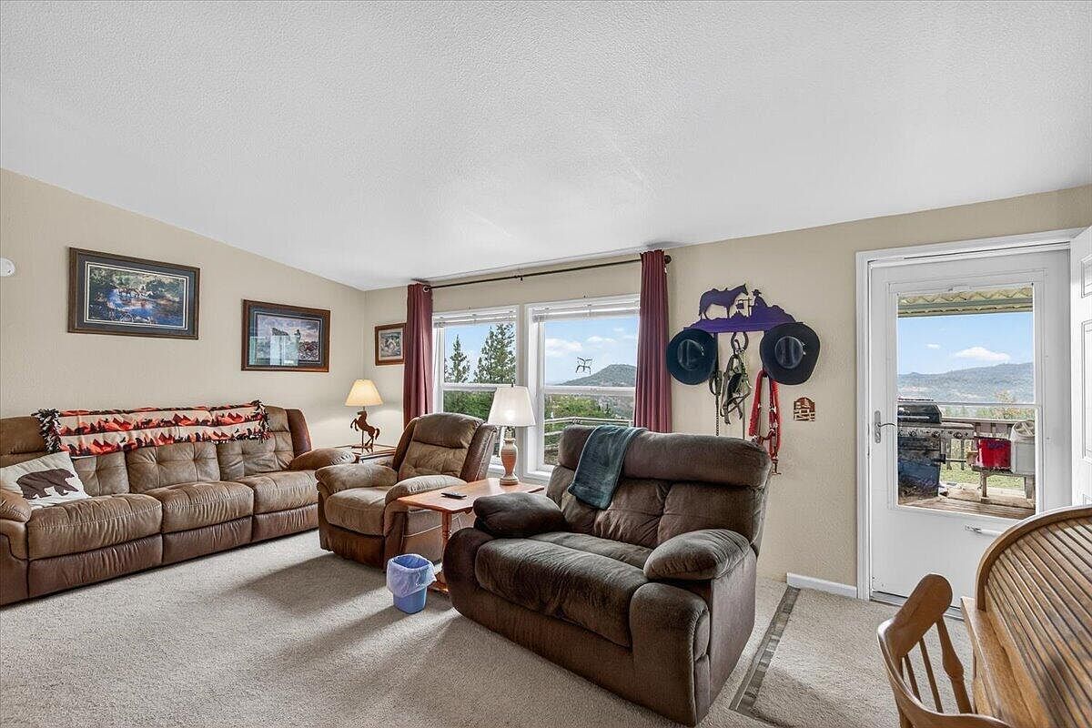 483 Wren Ridge Dr Eagle Point, OR 97524 - Thumbnail 5