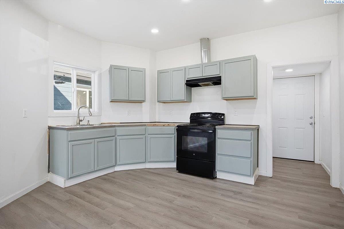 318 N 3rd Ave Mabton, WA 98935 - Thumbnail 5