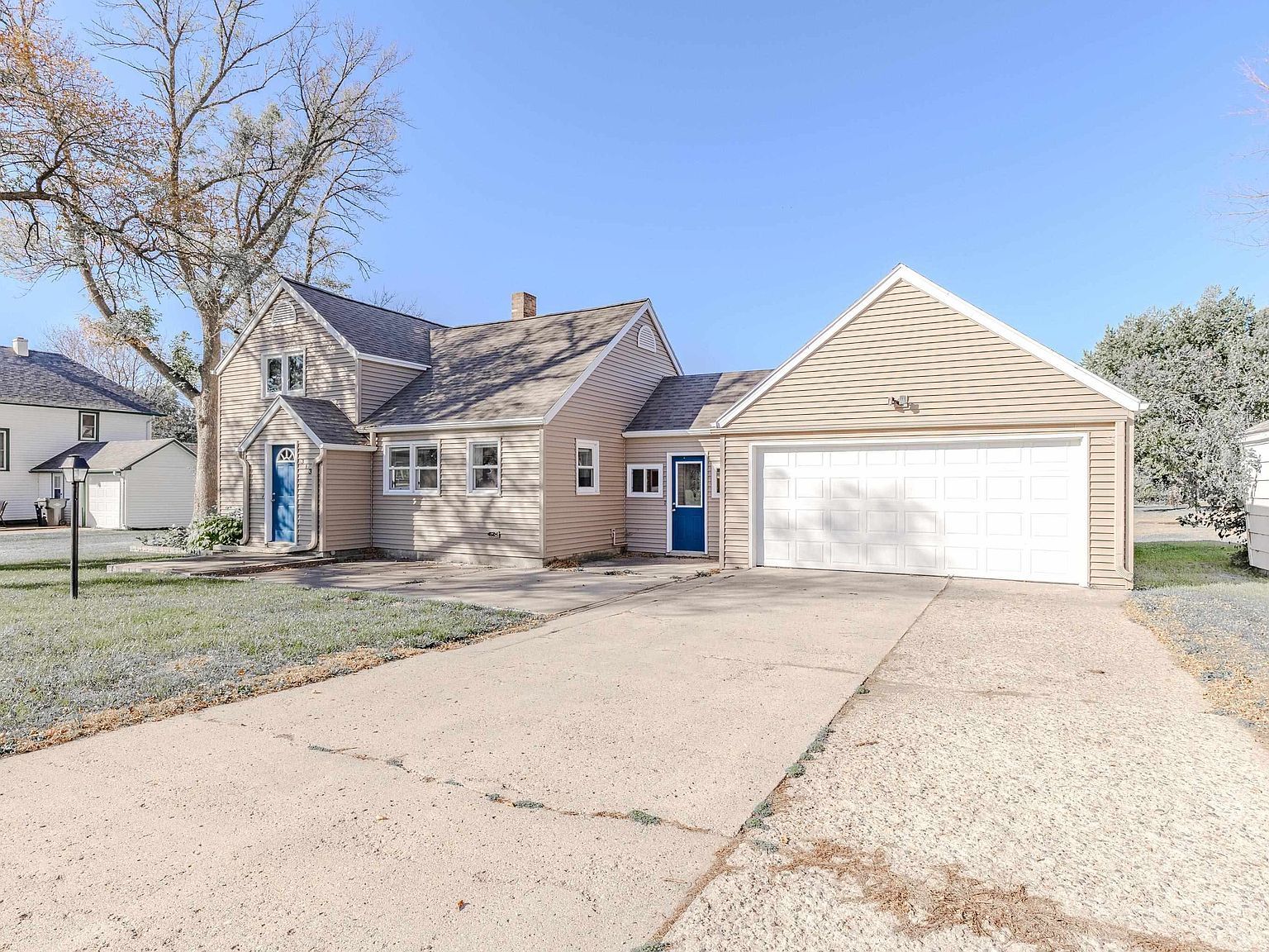 313 E 3rd St Lake Park, IA 51347 - Thumbnail 5