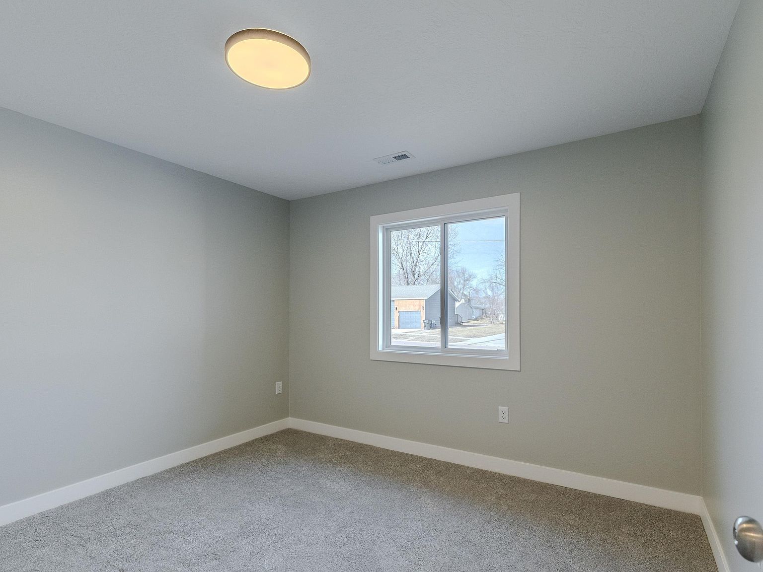 306 W 1st St Unit B Lake Park, IA 51347 - Thumbnail 5