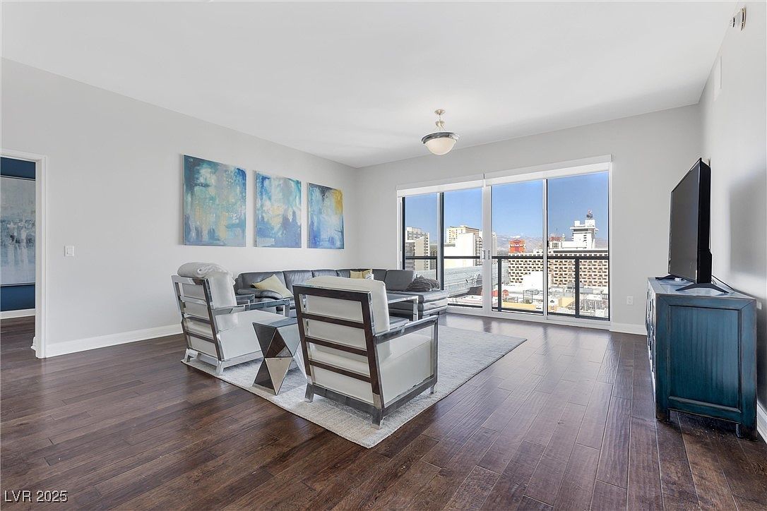 150 Las Vegas Blvd N UNIT 1506 Las Vegas, NV 89101 - Thumbnail 5