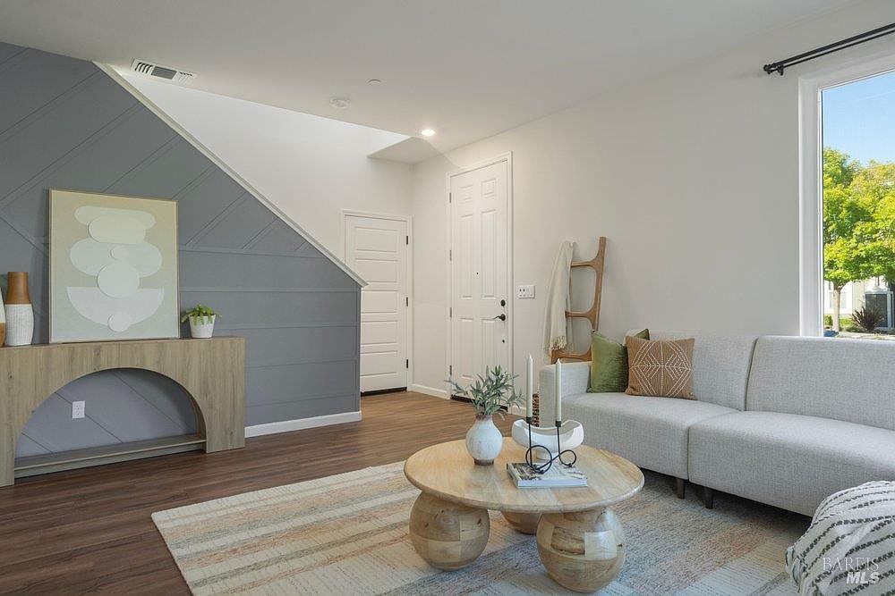 589 Sapphire St Petaluma, CA 94952 - Thumbnail 5