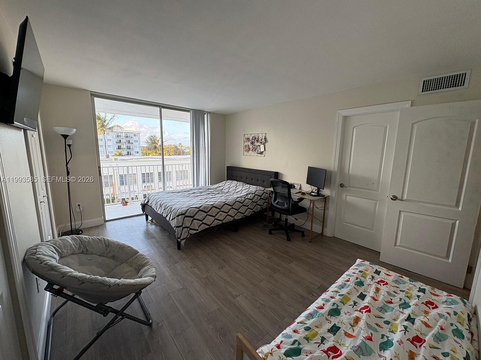 910 Michigan Ave APT 505 Miami Beach, FL 33139 - Thumbnail 5