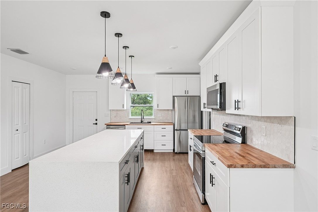 2516 38th St SW Lehigh Acres, FL 33976 - Thumbnail 5