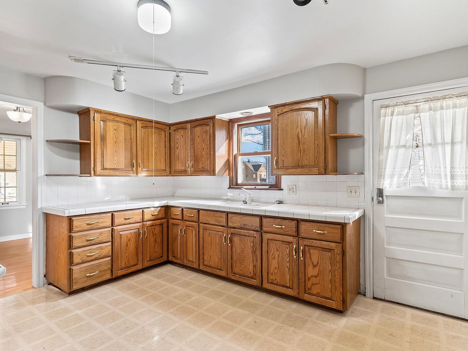 2007 N Division St Appleton, WI 54911 - Thumbnail 5