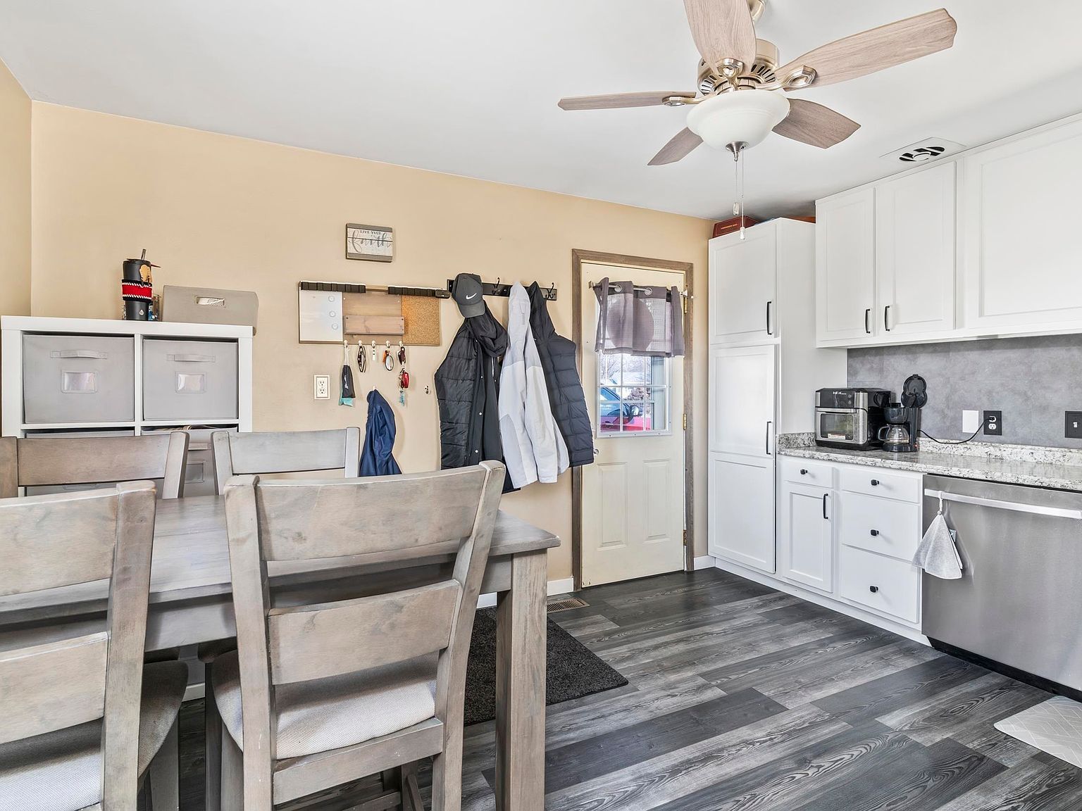 223 Jane Ct Neenah, WI 54956 - Thumbnail 5