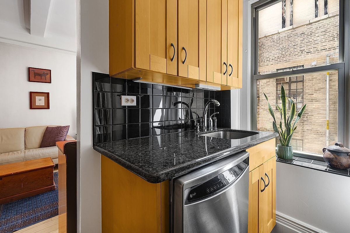 588 W End Ave APT 16D New York, NY 10024 - Thumbnail 5