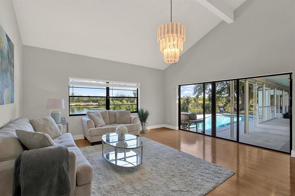 1461 74th Cir NE Saint Petersburg, FL 33702 - Thumbnail 5