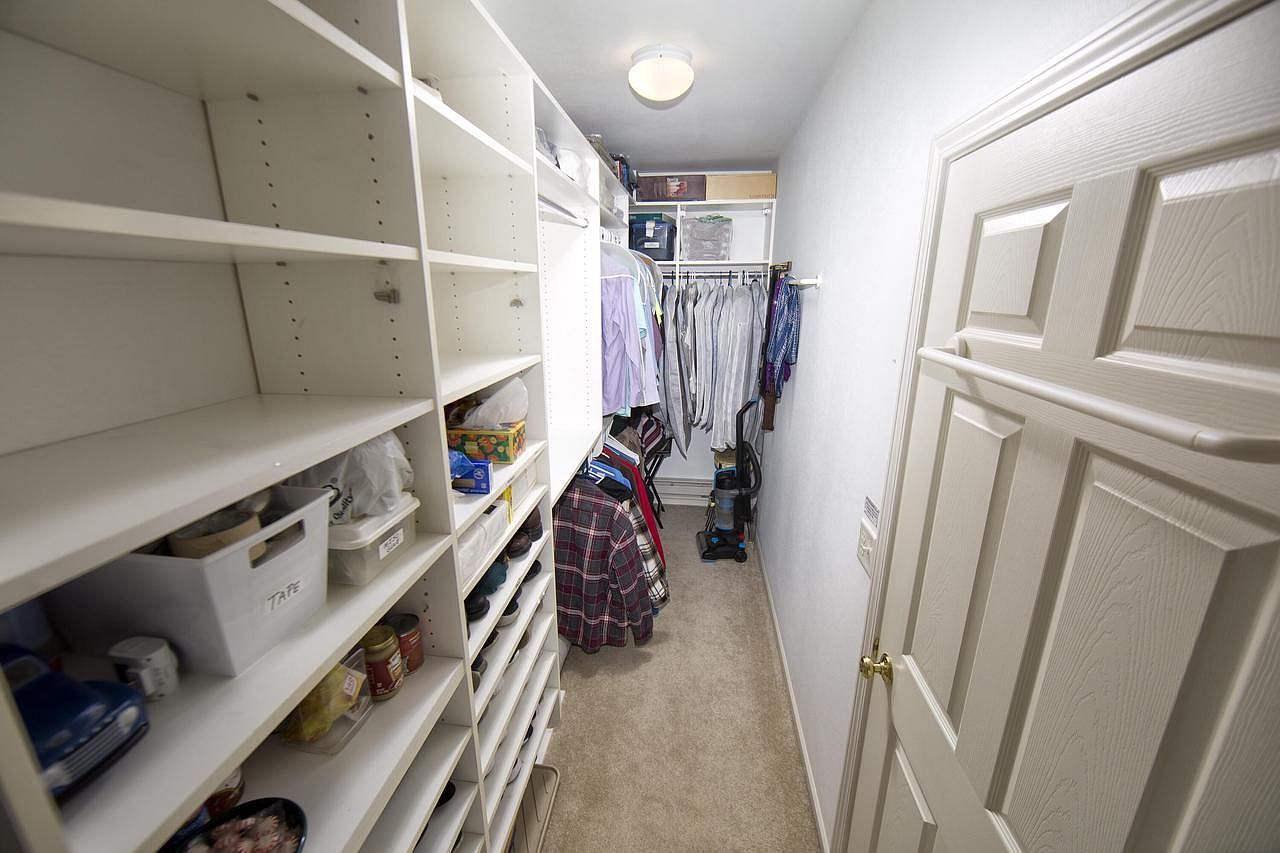 8991 Woodbridge Dr Greendale, WI 53129 - Thumbnail 5