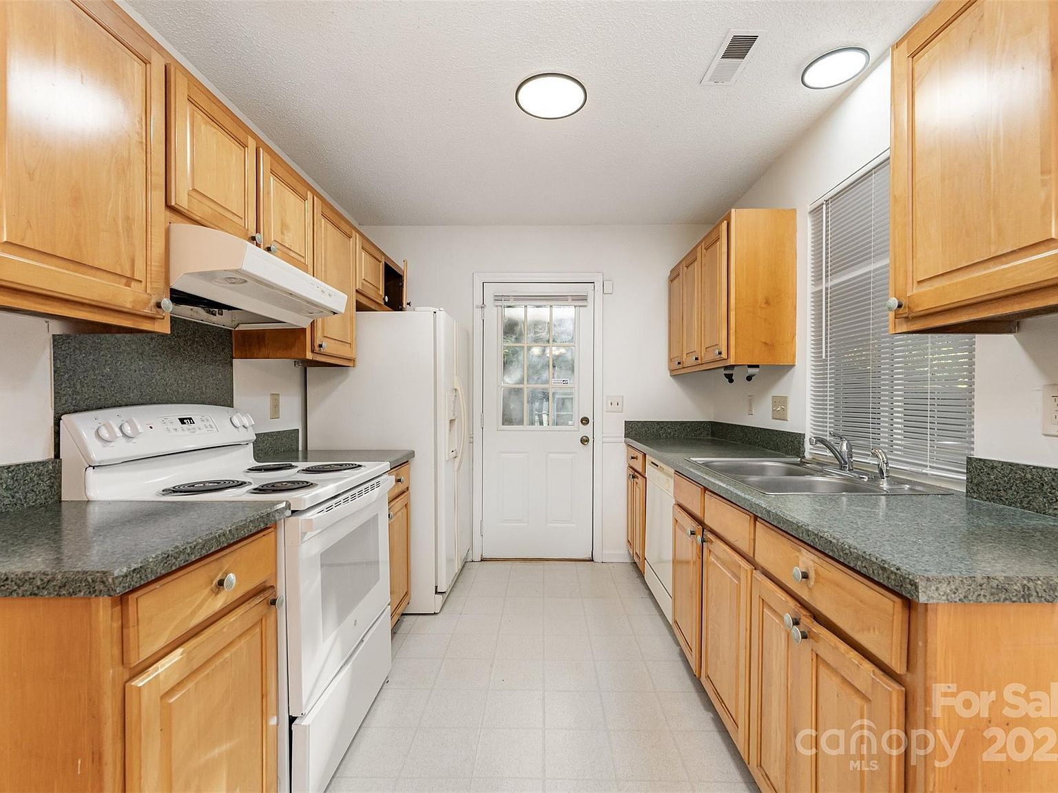 2319 Oak Leigh Dr Charlotte, NC 28262 - Thumbnail 5