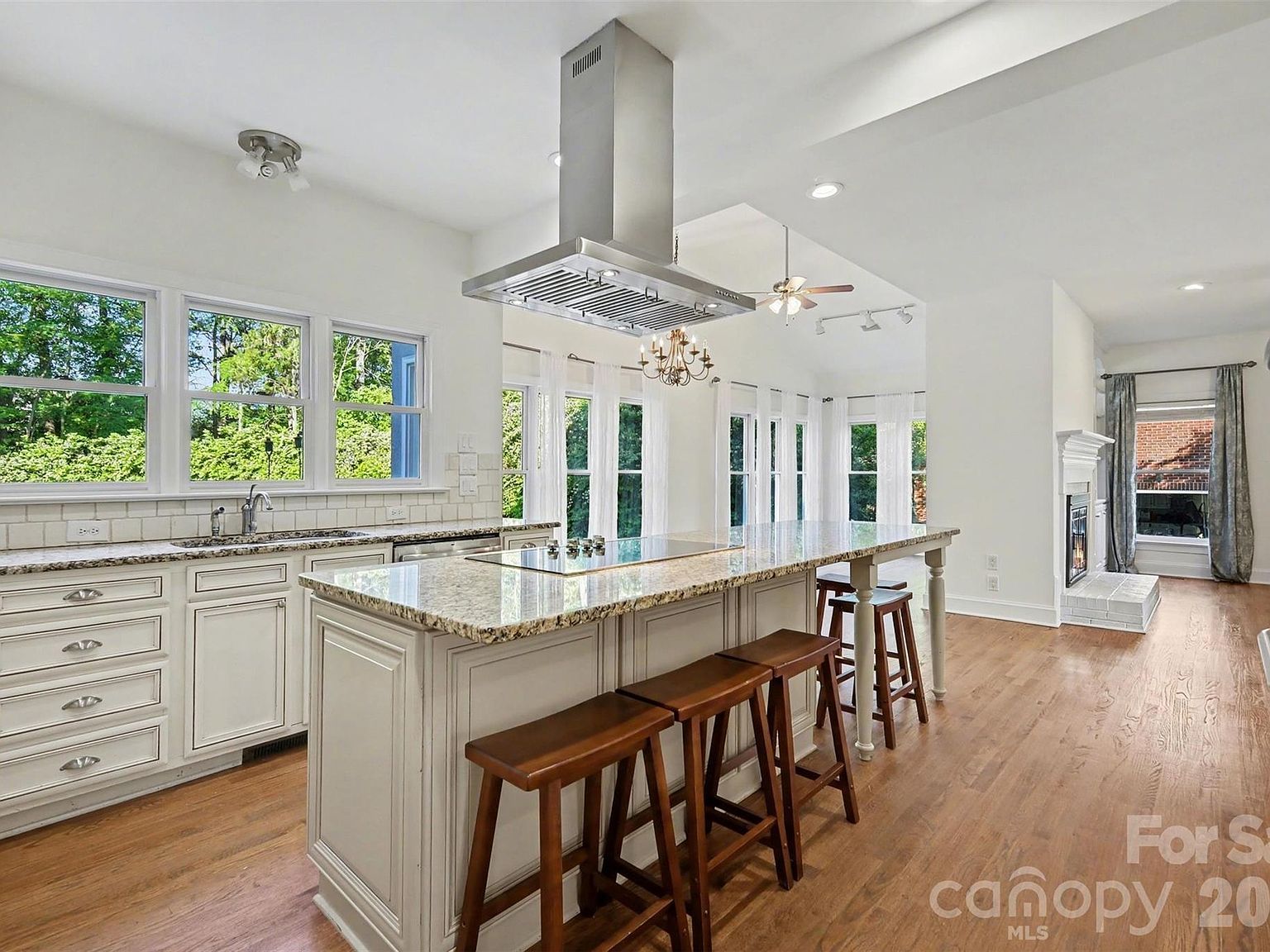 6123 Glen Manor Dr Charlotte, NC 28269 - Thumbnail 5