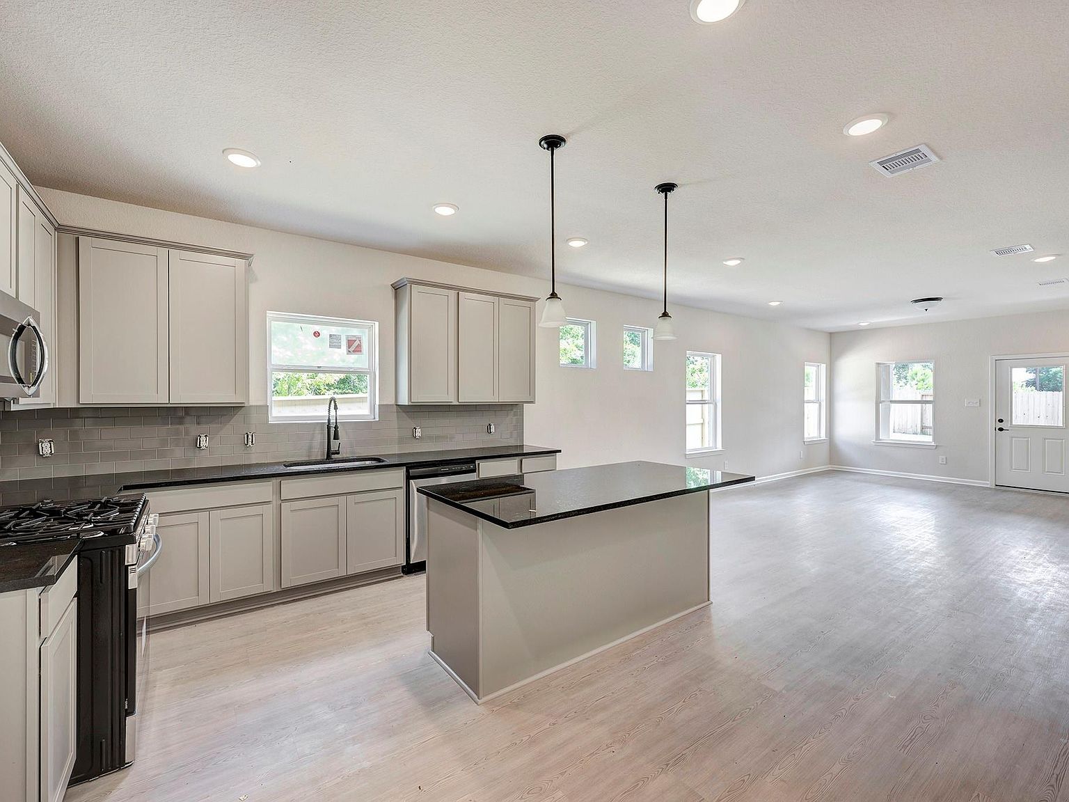 15130 Bank Swallow Pl Magnolia, TX 77354 - Thumbnail 5