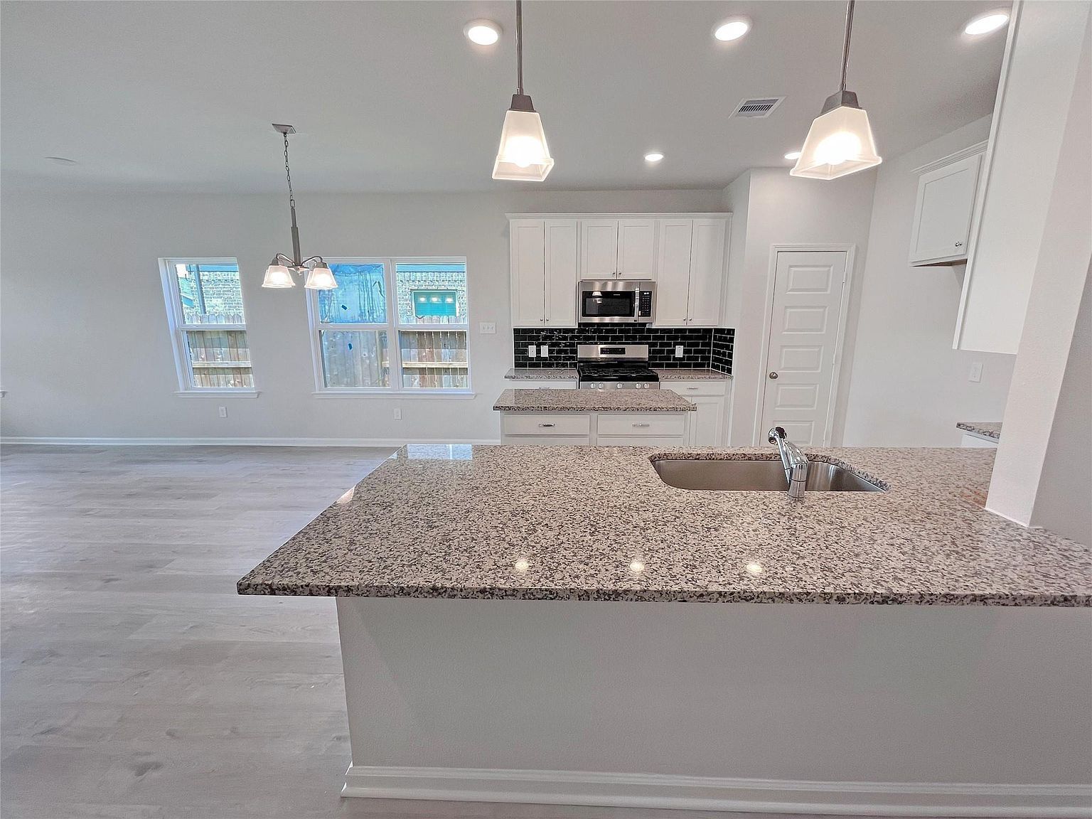 9710 Enclave Ridge Rd Willis, TX 77318 - Thumbnail 5