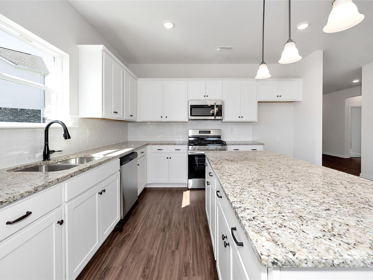 9742 Enclave Ridge Rd Willis, TX 77318 - Thumbnail 5