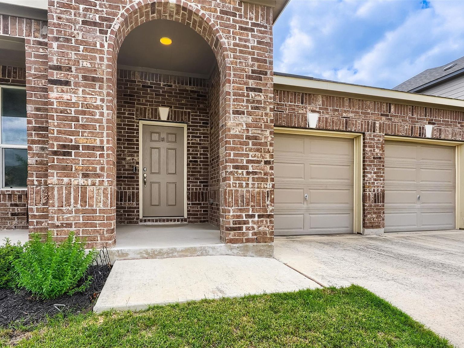 221 Auburn St Kyle, TX 78640 - Thumbnail 5