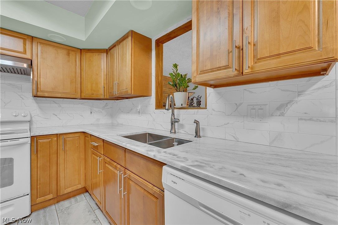 306 S Colonial Dr Cortland, OH 44410 - Thumbnail 5