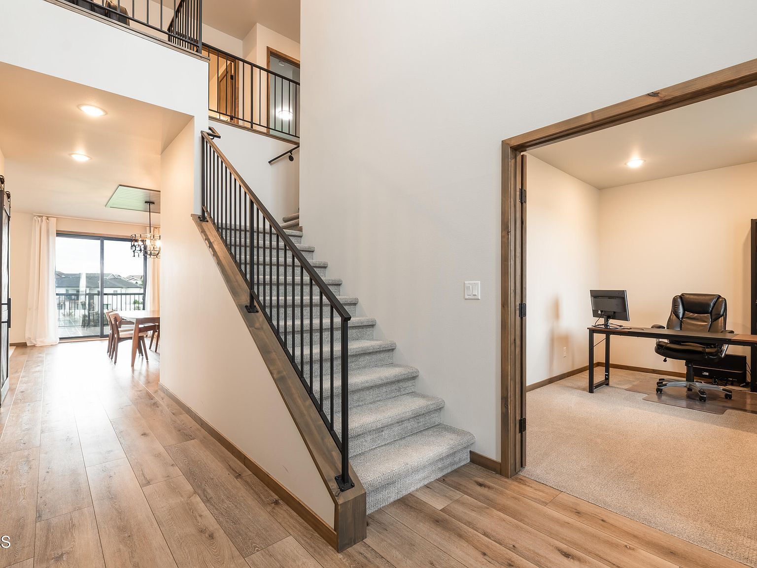 527 Flint Dr Bismarck, ND 58503 - Thumbnail 5