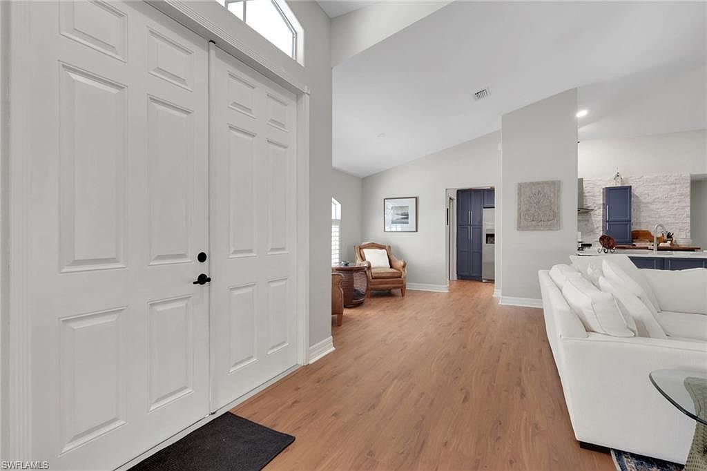 1377 Coconut Dr Fort Myers, FL 33901 - Thumbnail 5