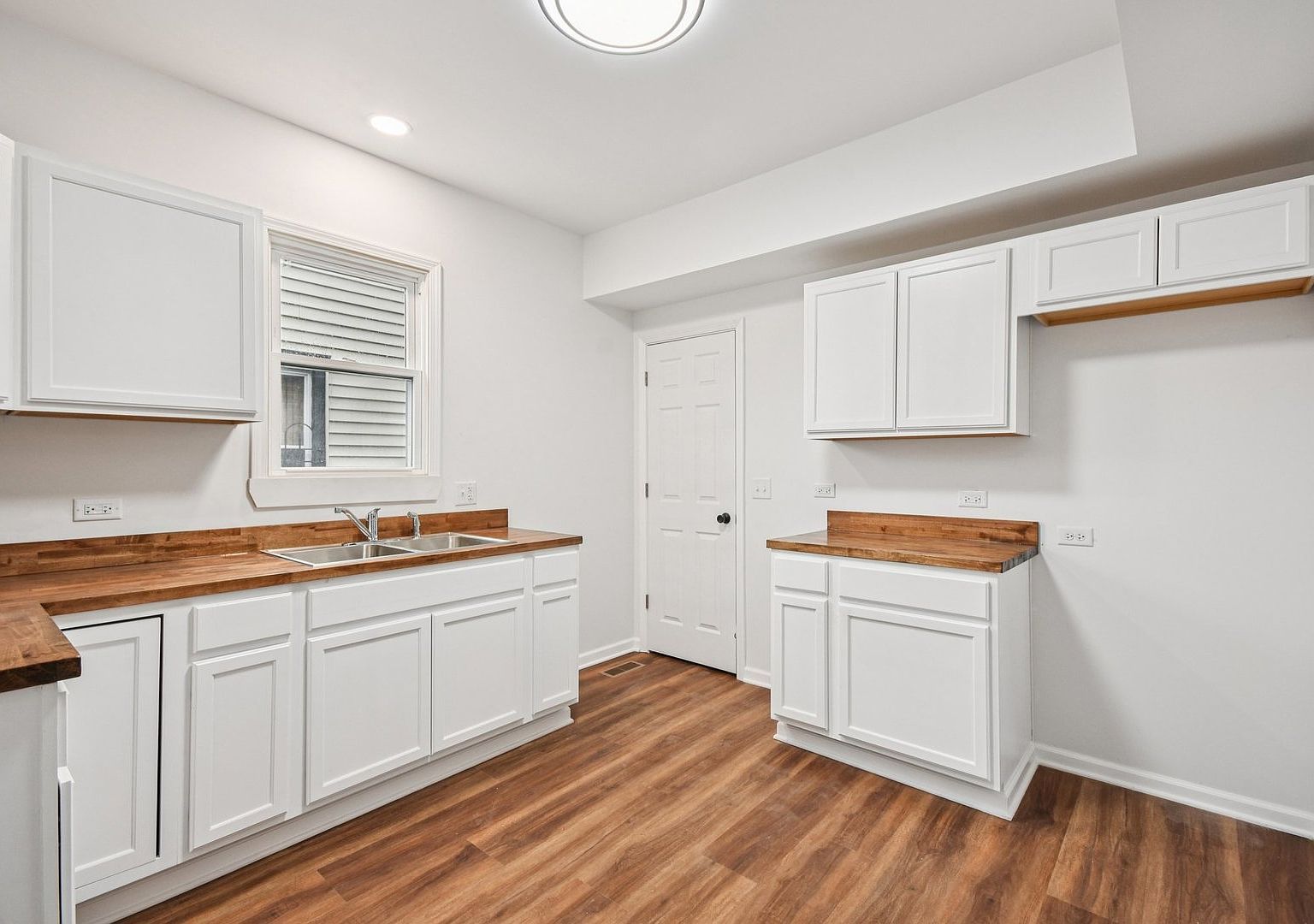 1306 Parmele St Rockford, IL 61104 - Thumbnail 5