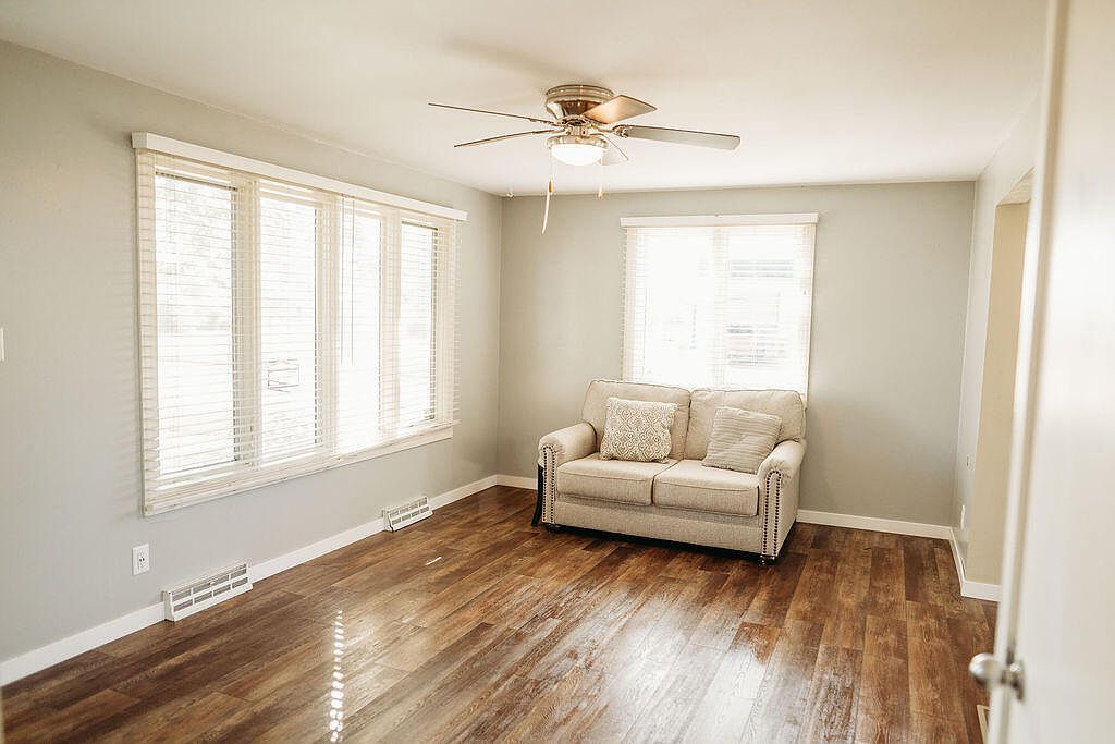 1424 4th Ave SW Aberdeen City, SD 57401 - Thumbnail 5