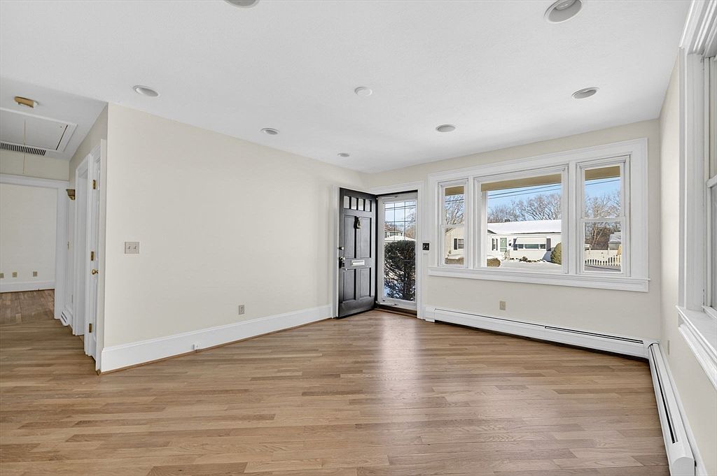 257 Lawrence St New Bedford, MA 02745 - Thumbnail 5