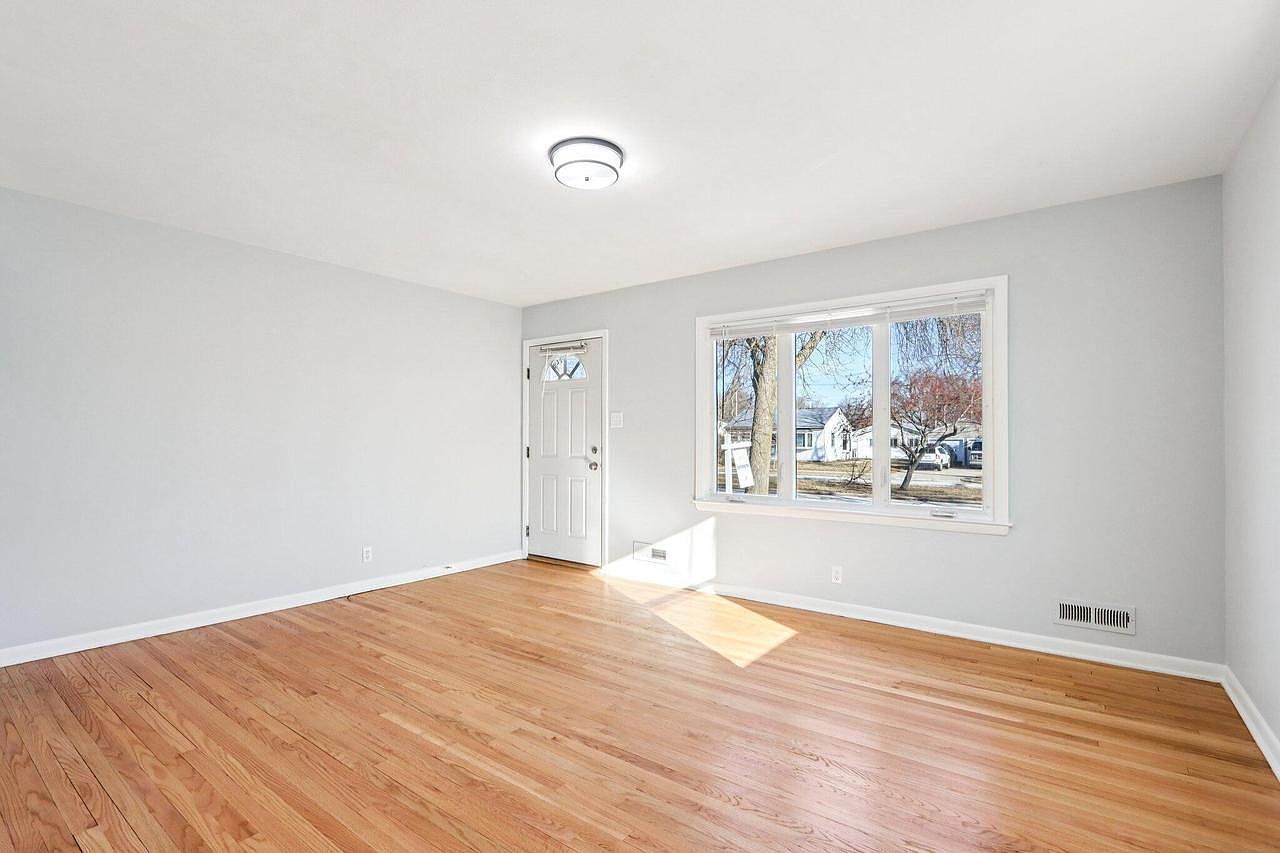 6609 W Morgan Ave Milwaukee, WI 53220 - Thumbnail 5