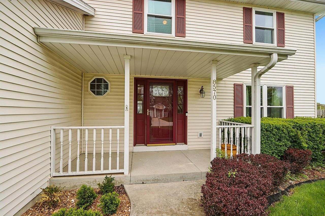 8570 S Whitney Dr Oak Creek, WI 53154 - Thumbnail 5