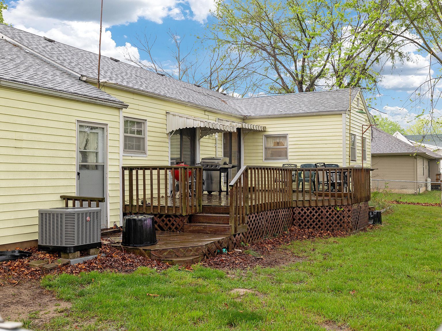 1330 E Division St Bolivar, MO 65613 - Thumbnail 5