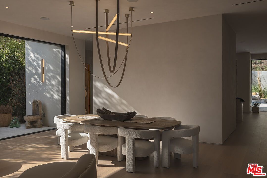 17177 Adlon Rd Encino, CA 91436 - Thumbnail 5