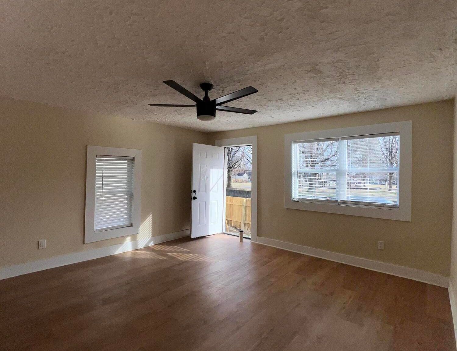 1913 Duncan St Louisville, KY 40203 - Thumbnail 5