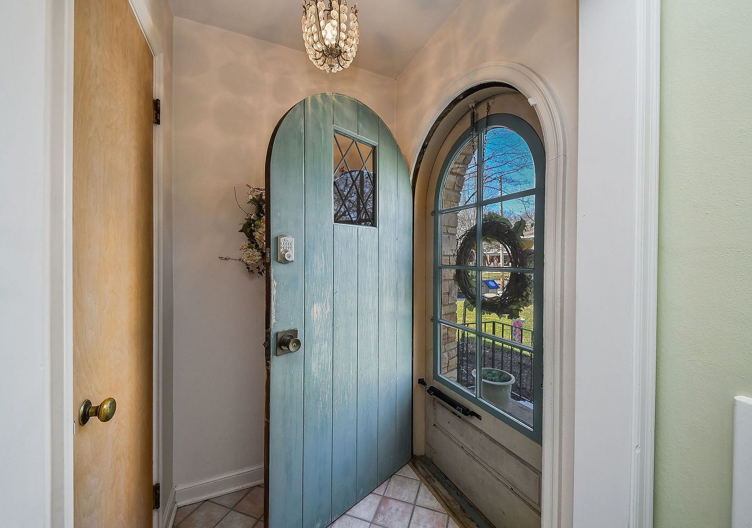 1031 N Spring St Elgin, IL 60120 - Thumbnail 5