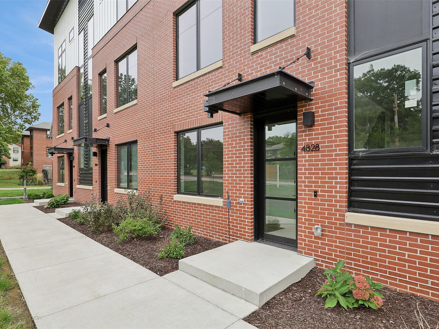 4848 Ingersoll Ave Des Moines, IA 50312 - Thumbnail 5