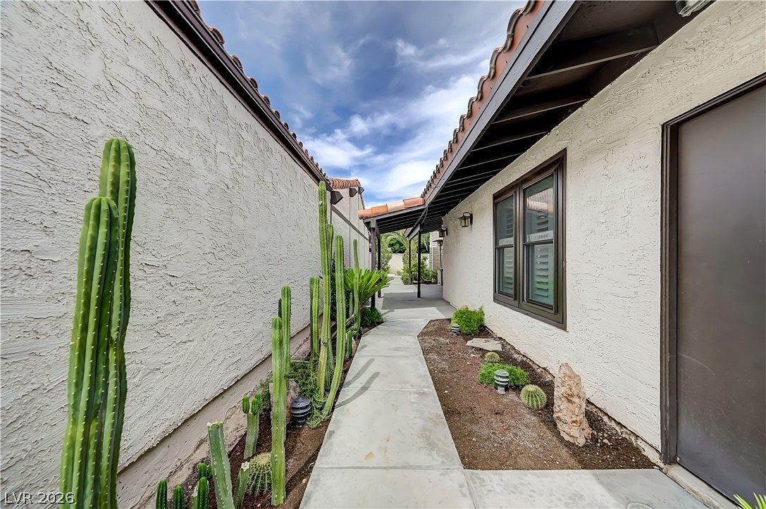 2494 Swan Ln Las Vegas, NV 89121 - Thumbnail 5